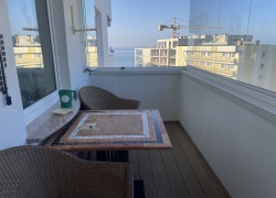 Balkon z widokiem na morze /Balkon mit Seeblick